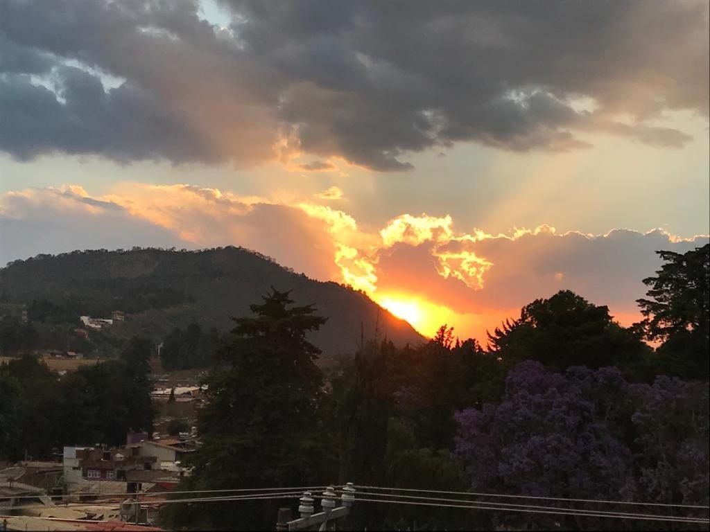 Casa De Las Escaleras Pátzcuaro 外观 照片